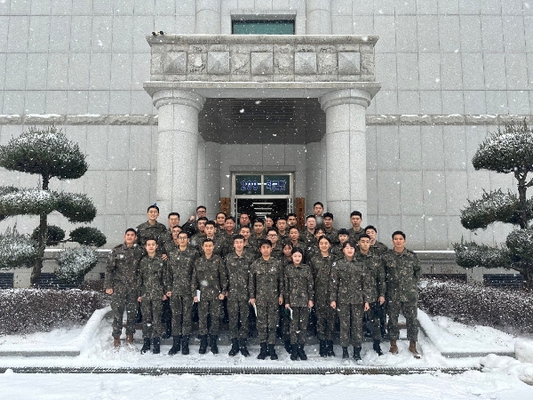 63기 기초군사훈련 대표이미지