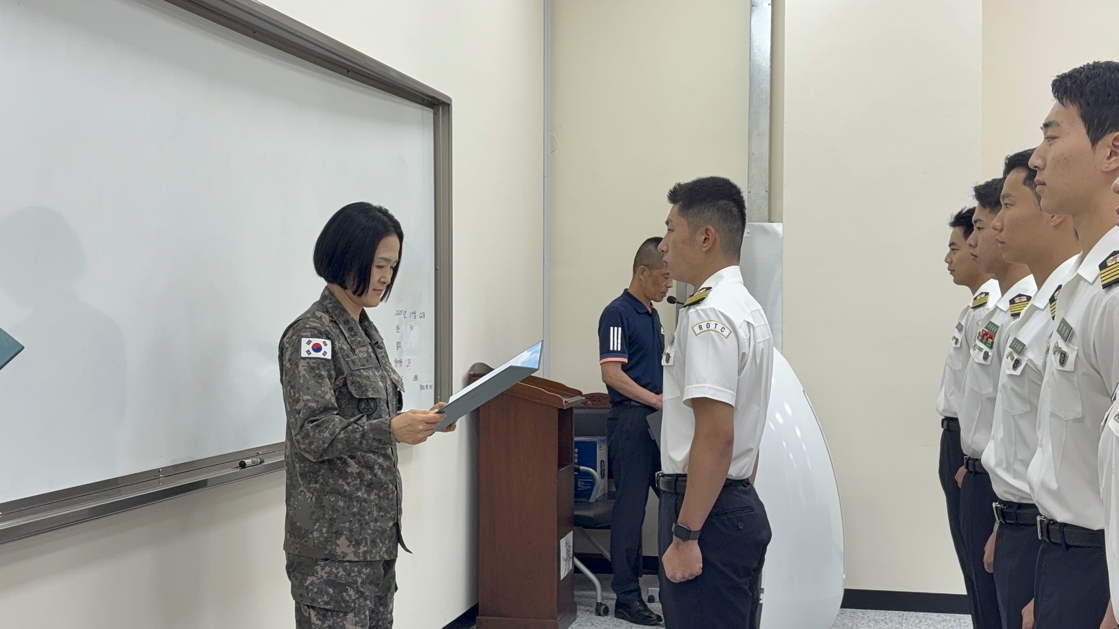 25년도 2학기 임명식 및 상장수여식 2번째 첨부파일 이미지