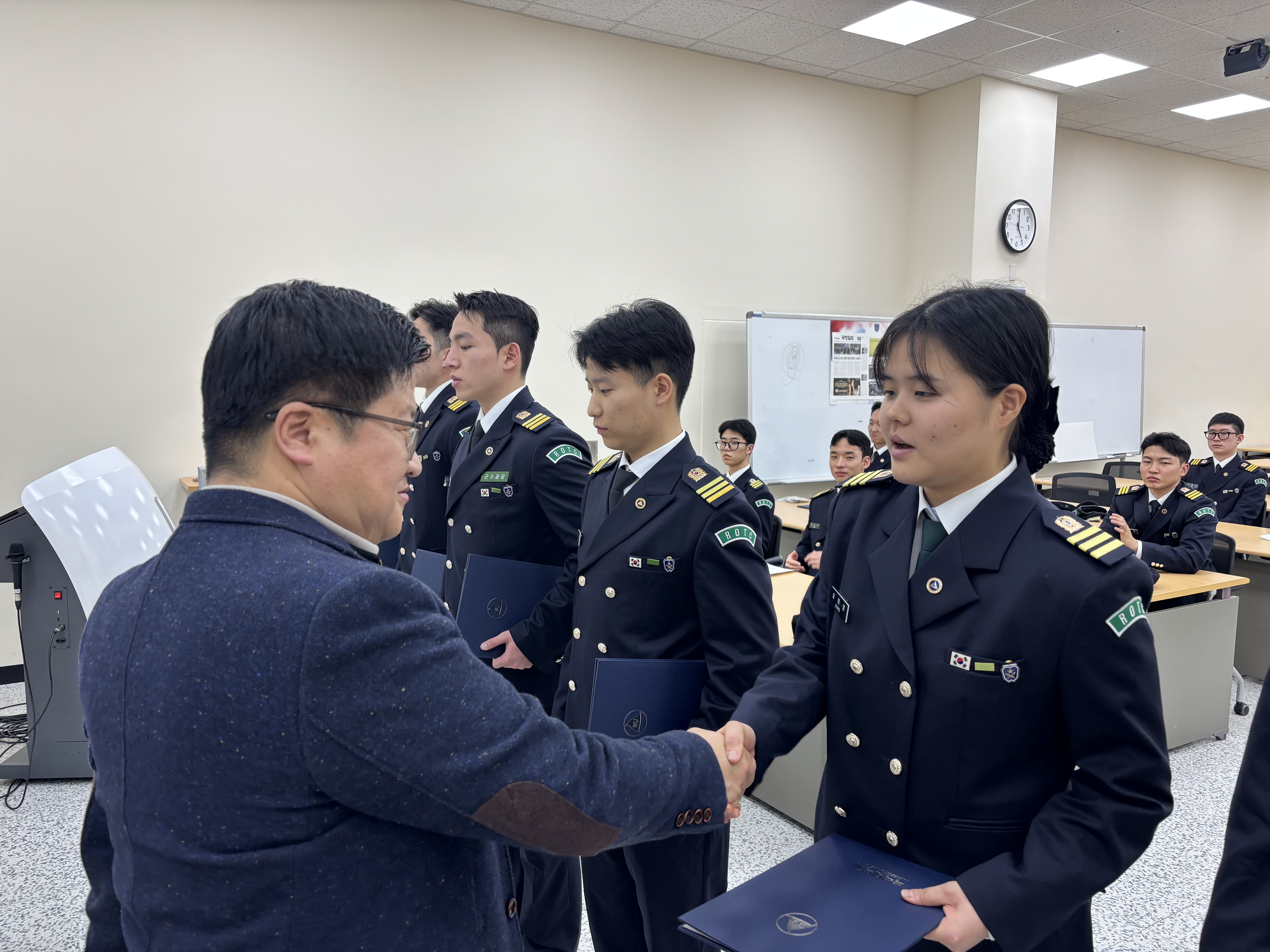 26년도 1학기 임명식 및 상장수여식 28번째 첨부파일 이미지