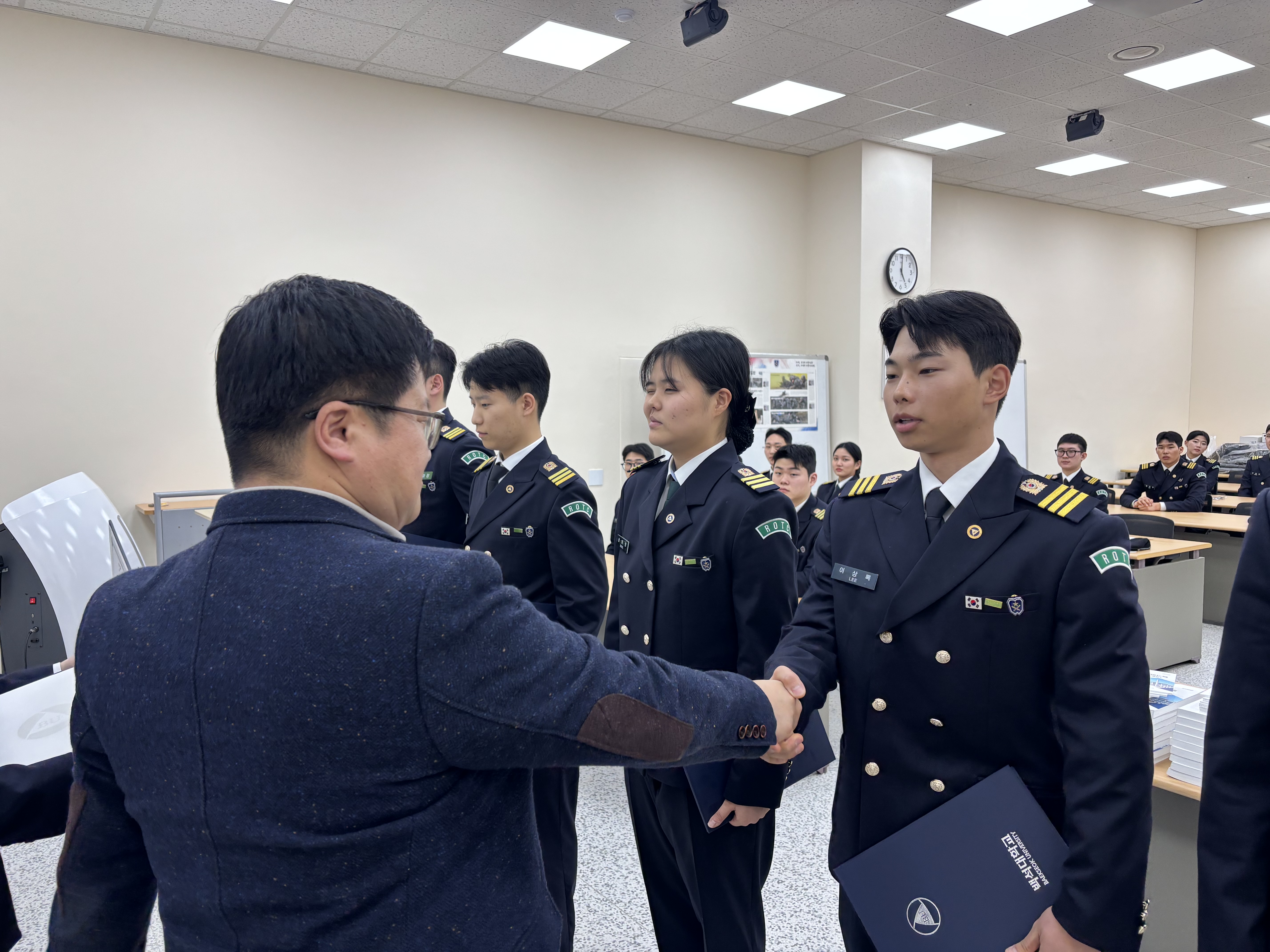 26년도 1학기 임명식 및 상장수여식 29번째 첨부파일 이미지