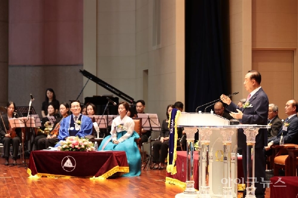 백석총회 제48회기 신임 김동기 총회장 취임예배 대표이미지